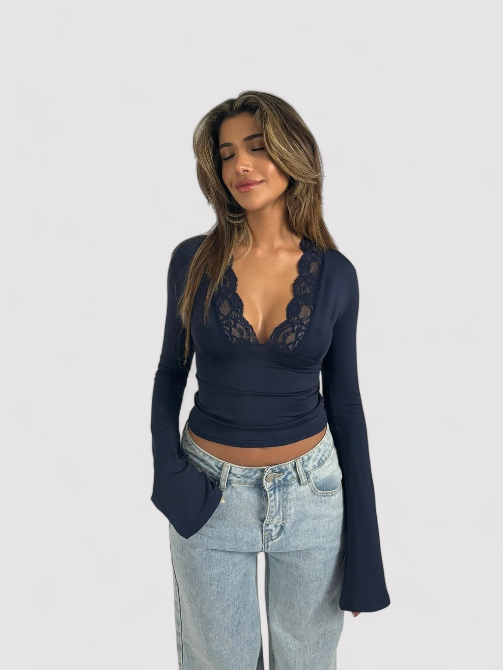 Elegant lace deep knitted crop top for women