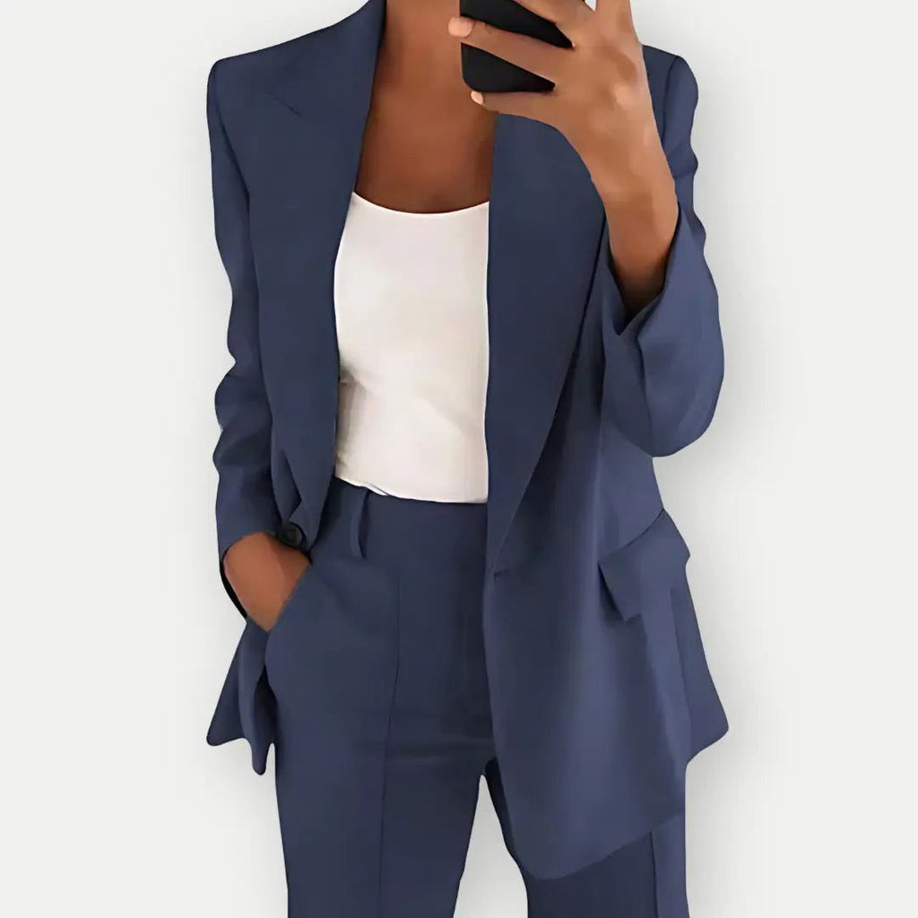 Stylish blazer and trouser set for women