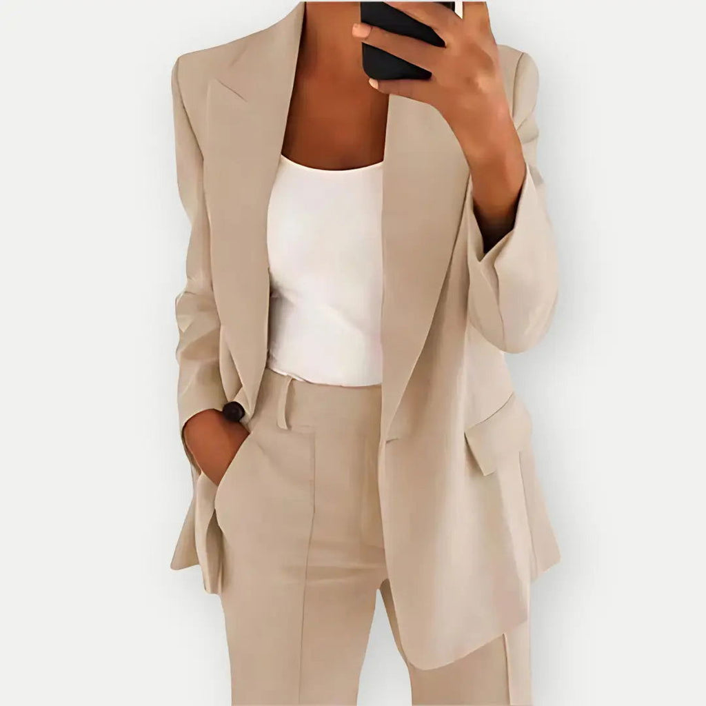 Stylish blazer and trouser set for women